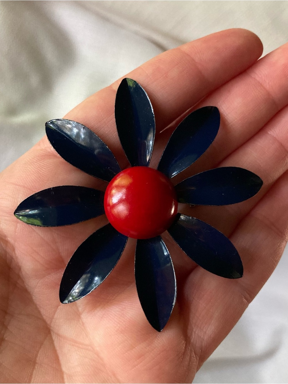 Vintage Flower Power Navy Blue Enamel Daisy Brooch Pin with Red Center!